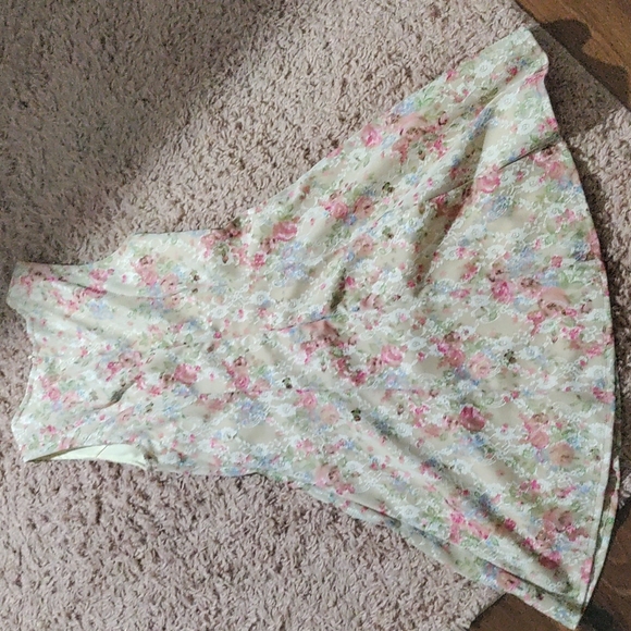 Dress - Picture 2 of 2